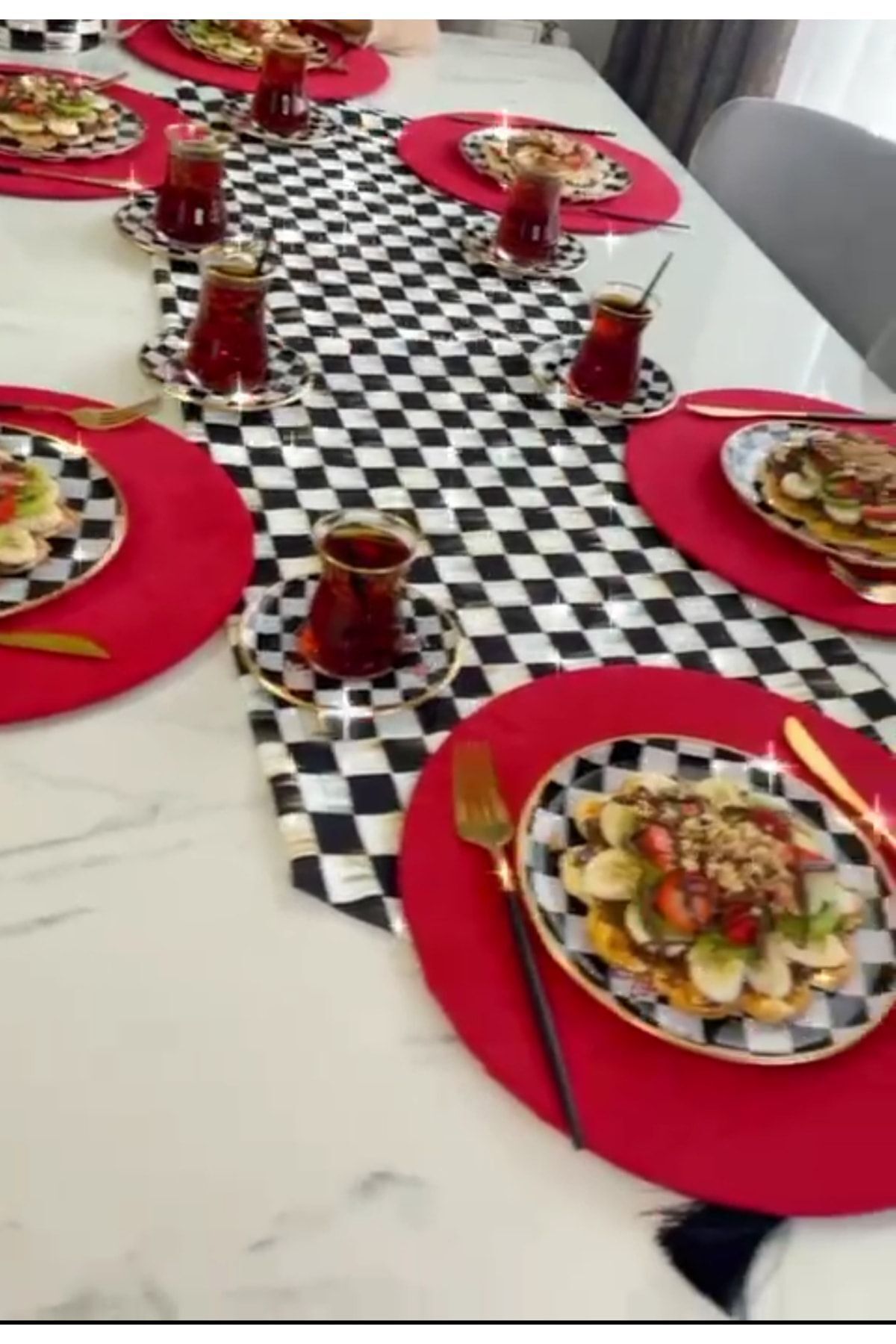 Amerikan Servis Takım Dama lı Mackenzie Desen Baskılı Runner 6 Kırmızı supla