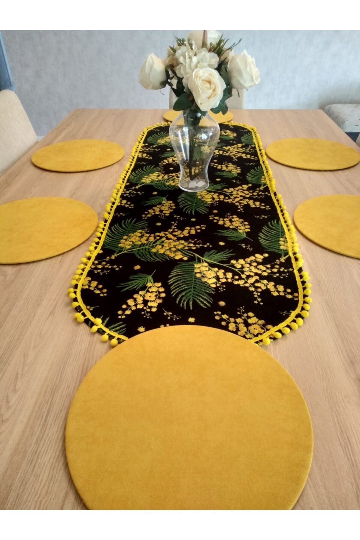 Mimoza Çiçek Desenli Sarı Ponponlu Runner ve Sarı Renk Supla 6