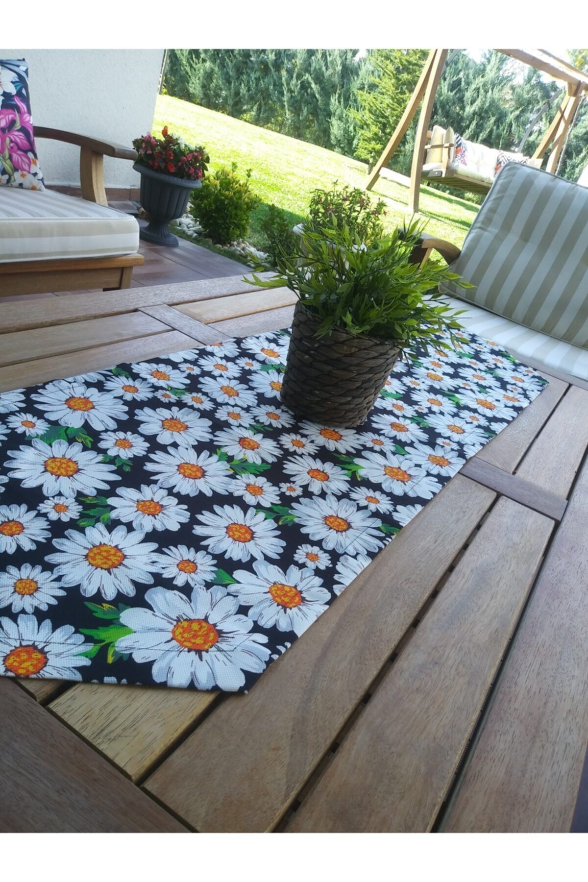 Runner Papatya Desenli Dijital Baskılı